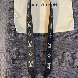Louis Vuitton Epi Clutch ( Dragonne) for Sale in Honolulu, HI - OfferUp
