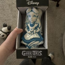 Geeki Tikis Disney Alice in Wonderland Alice ceramic mug