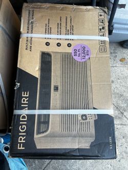 Through the wall air conditioner 12k btu 220v