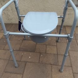 Drive Folding Commode