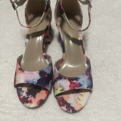 Once used heels size 8.5,they’re nice and comfortable Pu Tully and Monterey Rd SJ CA 95112