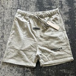 Essentials Shorts 