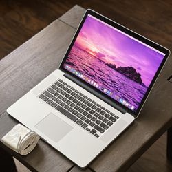 MacBook Pro 2.8GHz i7 512gb 