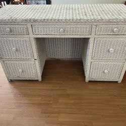 White Wicker Desk And Chair