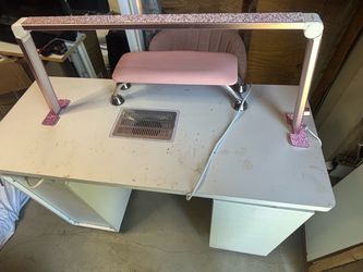 Nail table