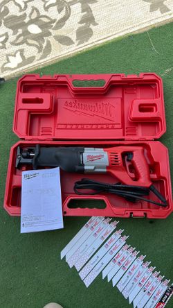 Milwaukee 6519-31 12 Amp Corded 3000 Strokes Per Minute Reciprocating Sawzall w/ Variable Speed Trigger