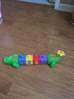 Alligator number learning toy
