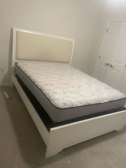 Bedroom set