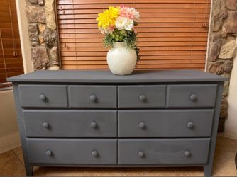 Refinished 6-Drawer Dresser – Graphic Charcoal – Solid Wood Vintage Style