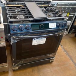 Samsung 30” gas range with air fry