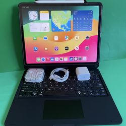Apple IPad Pro 12.9” 5th Generation (M1 chip/ Face ID/2021) 128GB with pen, keyboard & Accessories