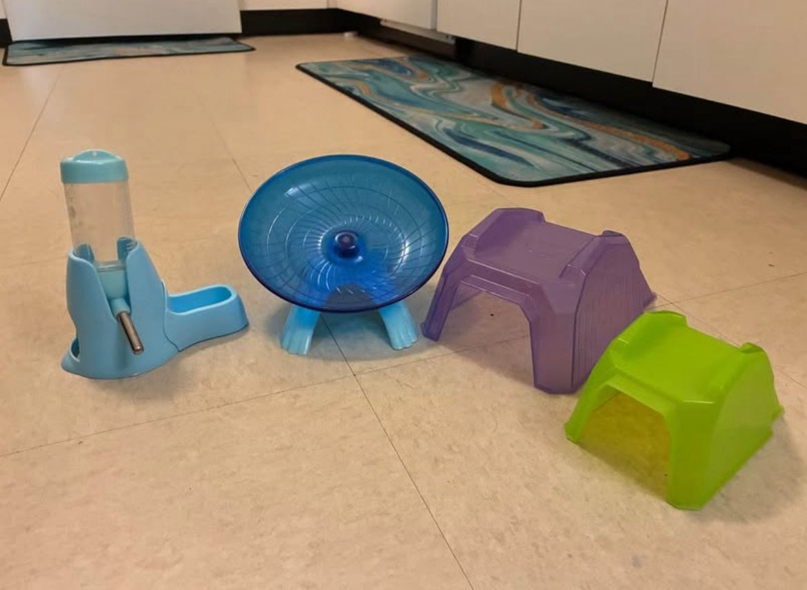 Small Pet Supplies