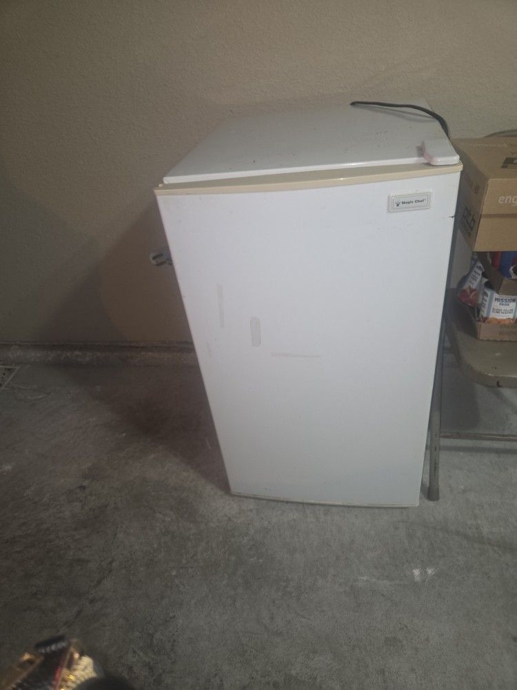 Mini Fridge