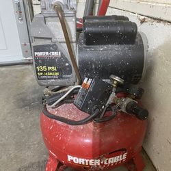 Porter-Cable air compressor, 135 PSI 