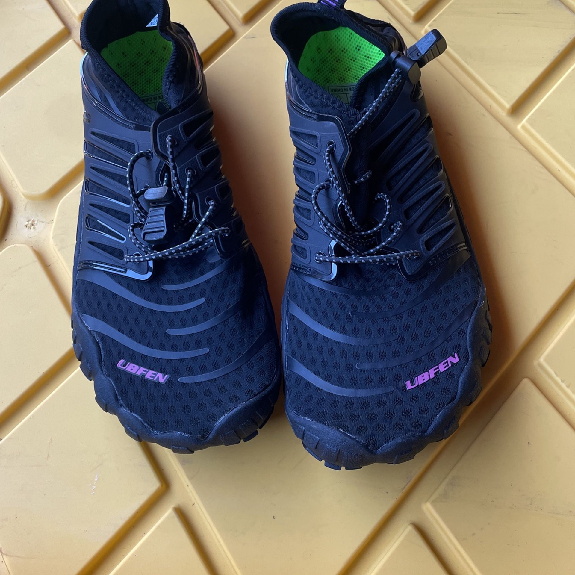 Women’s UBFEN Size 10 1/2 Water shoe Beach Shoe Quick Dry