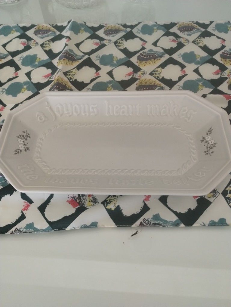 Vintage Pfaltzgraff Yorktowne Bread Tray