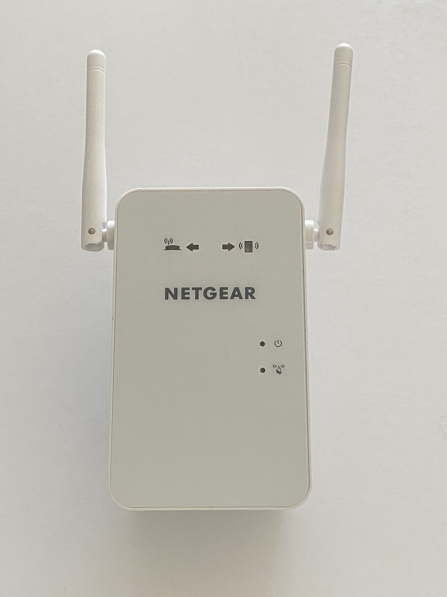 Netgear Wi-Fi range extender (EX6100v2)
