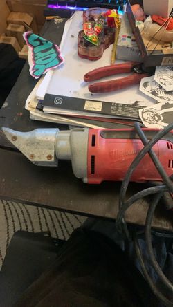 Milwaukee Corded sheet metal shears