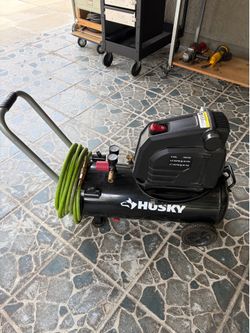 8 gallons 150 psi air compressor