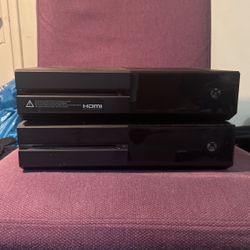 2 Xbox Ones With hard drive 