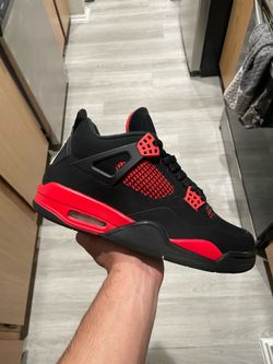 Jordan 4 Red Thunder Size 9.5 Vnds