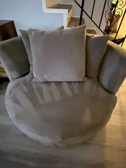 Round Oversized Accent Chair with Pillows