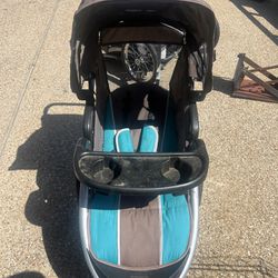 Stroller And 2 Car seat Bases