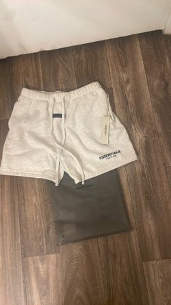 Light gray Essential shorts  (medium)