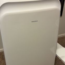 Insignia Portable AC 