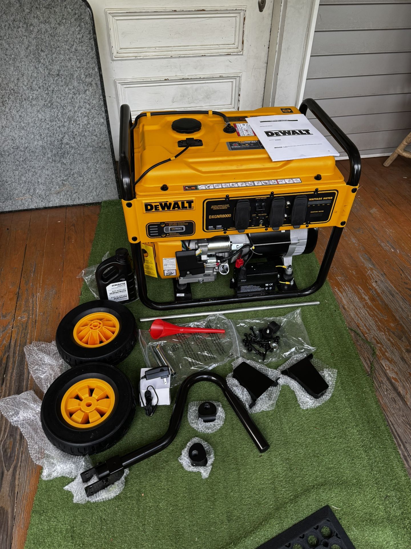 DEWALT DXGNR8000 Gas Generator – 8000 Watts + Accessories