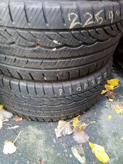 225 40 18 (2) used snow tires free installation