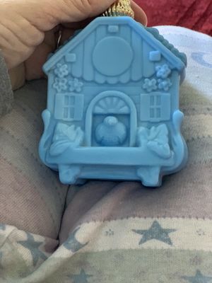 Photo Vintage Avon Blue Glass Perfume Bottle Bird House