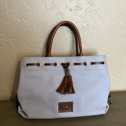 Dooney And Bourke Purse 
