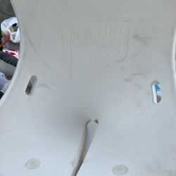 Puj Bath Chair
