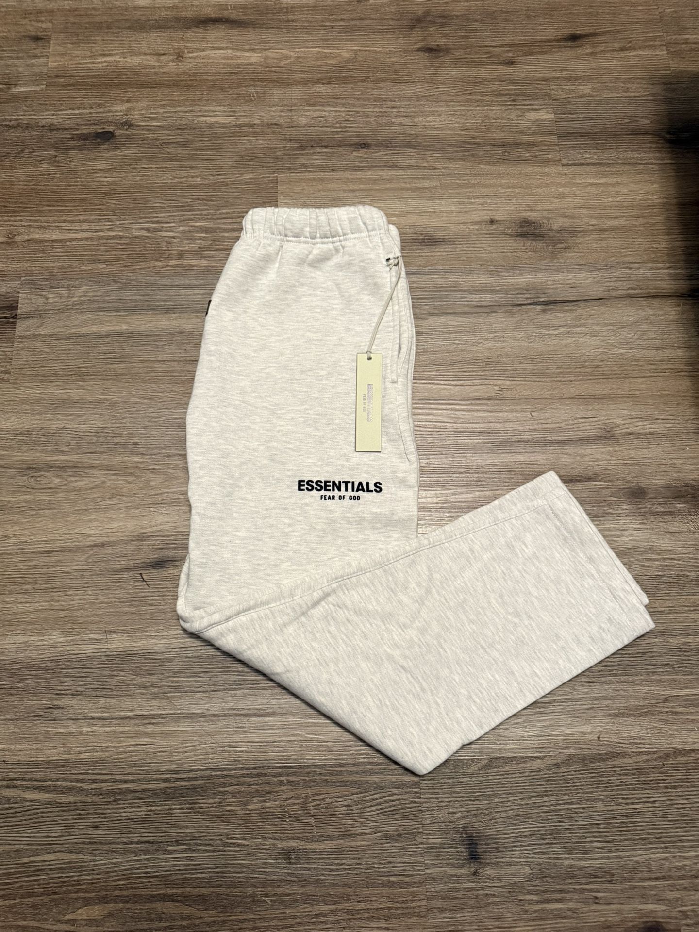 Fear Of God Essentials Sweats Loose Light Oat (FW22)