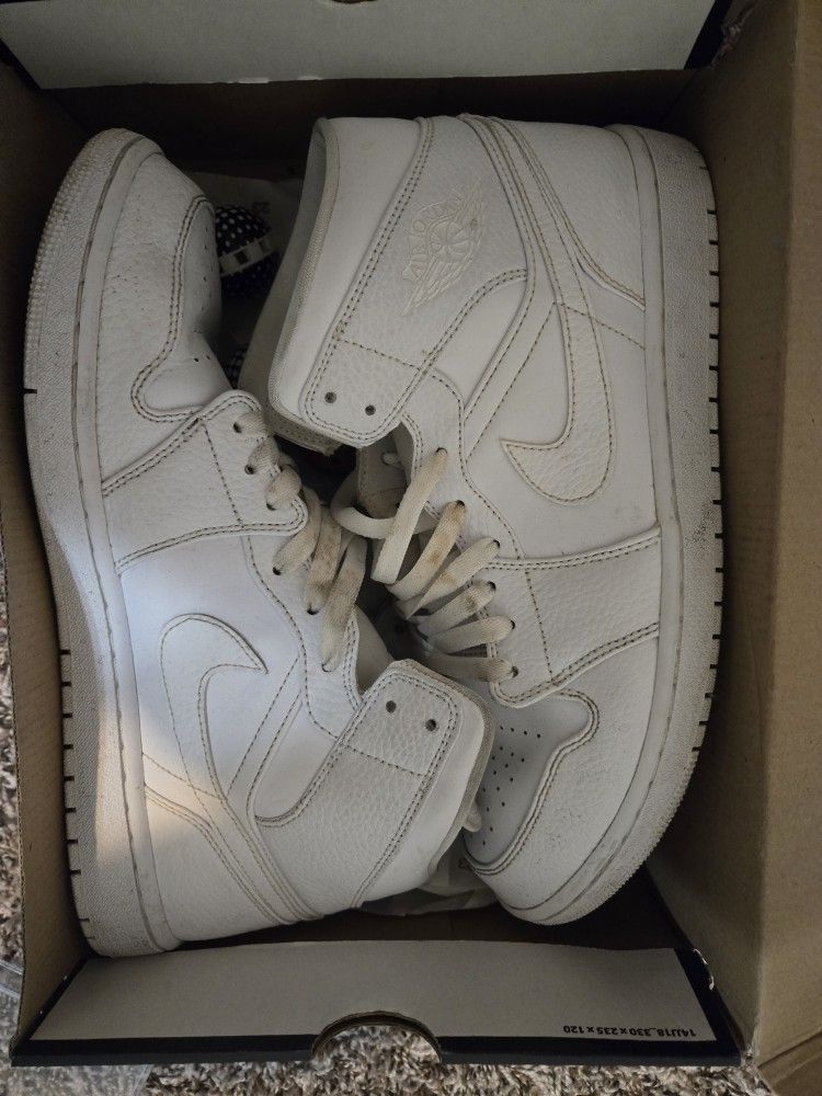 Nike Mid Jordan 1 All Whites Size 11