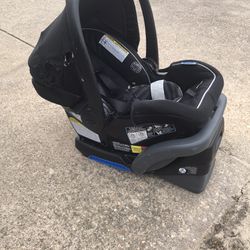 Very Nice Baby Snap And Go Car Seat Carrier With Adjustable Reclining Bass Everything Goes For $50 Firm Two Other Pictures