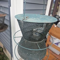 Vintage  Squirrel  Proof Vintage  Locking Bird Feeder