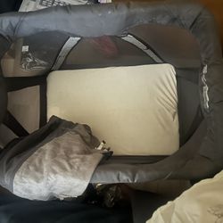 Nuna Aire Travel Crib