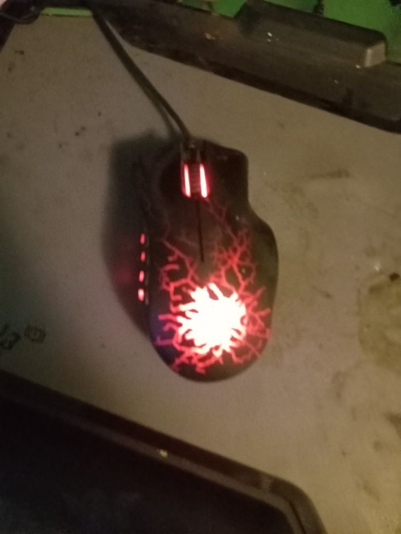 Razer Naga Molten Special Edition