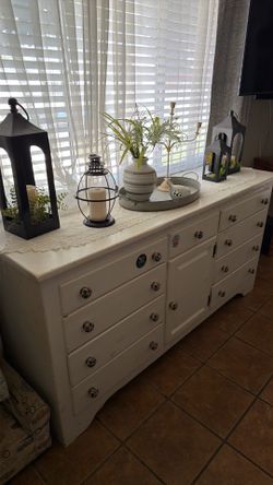Moving sale