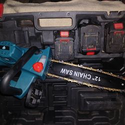 Electric 12" Chainsaw with 3 🔋 batteries