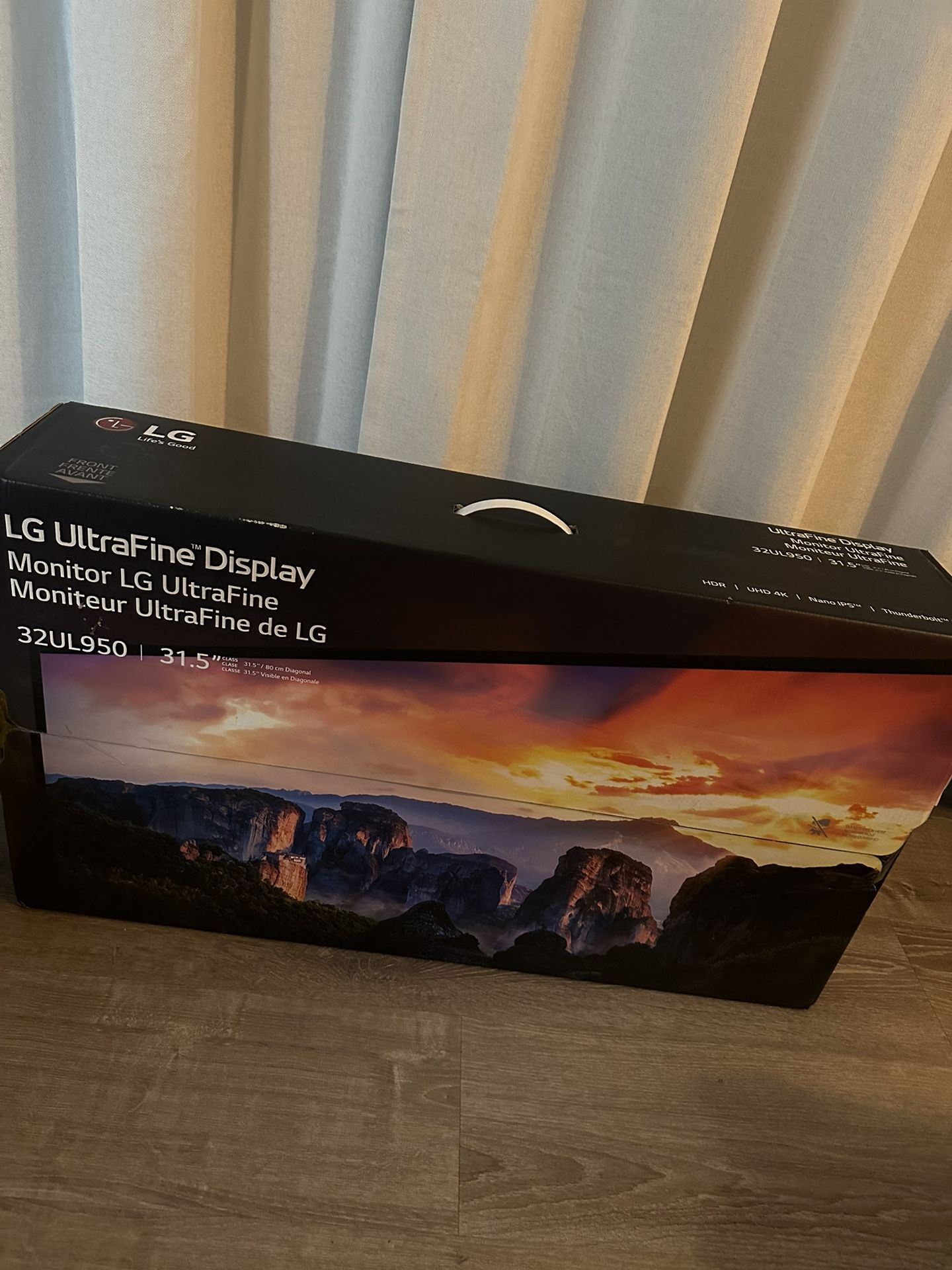 LG UltraFine Display Monitor 32UL950 | 31.5” **MOVING SALE