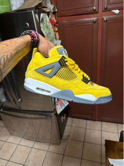 Jordan 4 lightning, size 13
