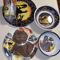 Jurassic World plastic plates cup mix set  Zak! 