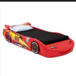 Lightning McQueen Twin Toddler Bed