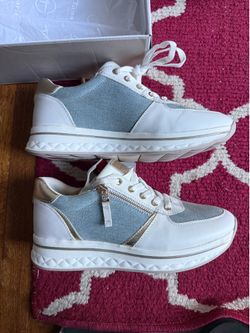 Tamaris Jean & leather tennis shoe, 9 1/2