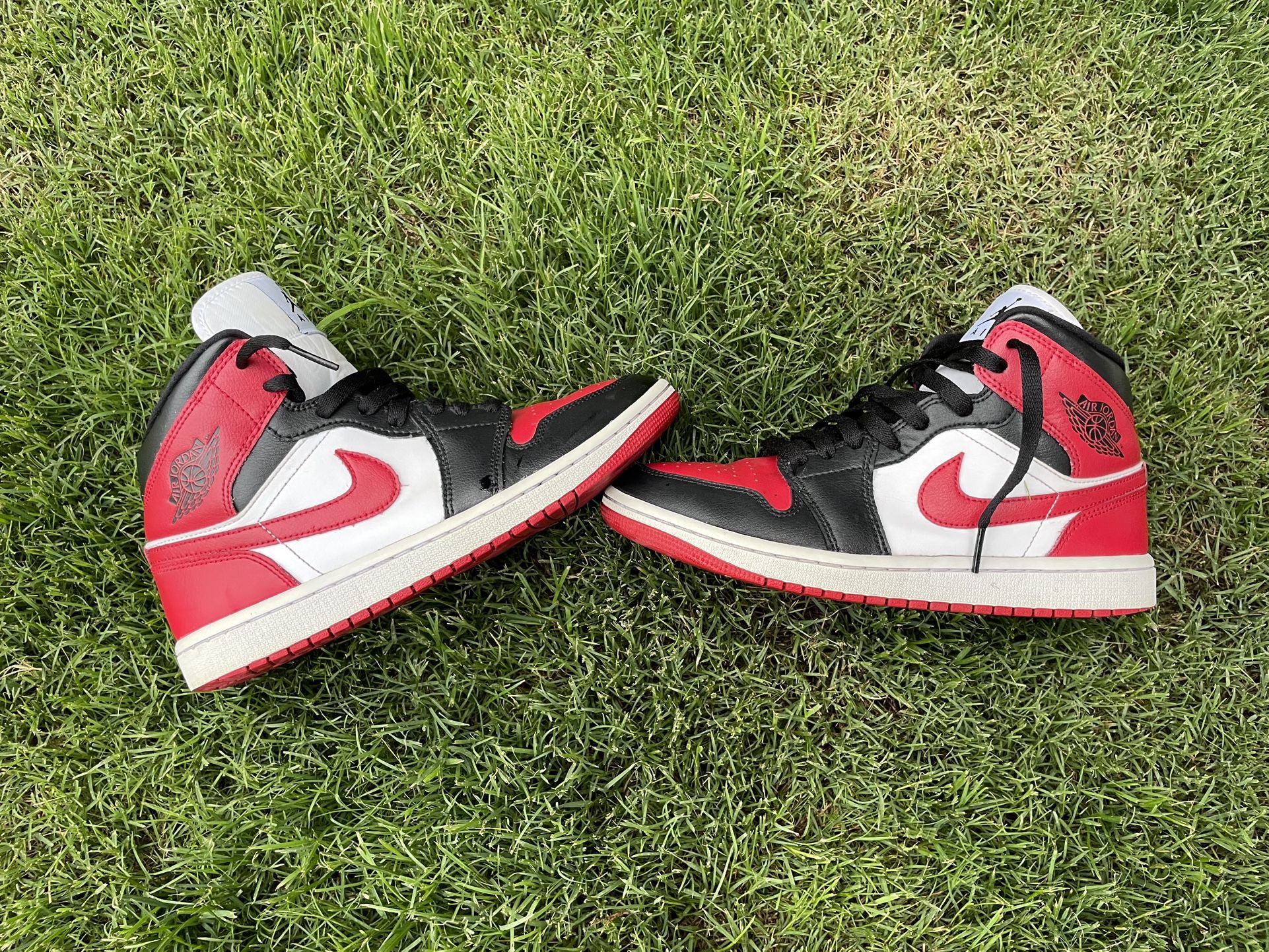 Jordan 1 mids alternate bred toes!