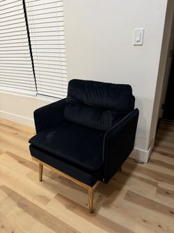 Black velvet Accent Chair