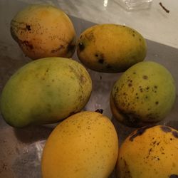 Mango Blanc $2